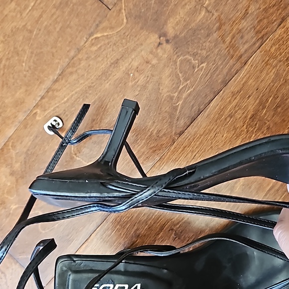 Womens heels - Picture 2 of 3